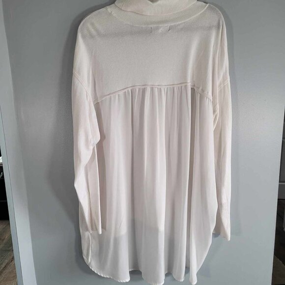 DG2 Diane Gilman BNWOT White Knit flowy turtleneck with sheer back - Picture 10 of 10